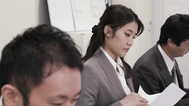 Nao Jingji\'s mature office fantasy comes to life