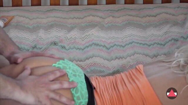 Kenzie Green oferece ass massage que leva à creampie em Grand Daddy Assjob. Desfrute de sexo erótico e cumshots, creampies, panties, doggystyle e muito mais!