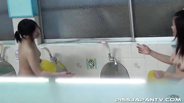 Banho japonês com espiões - Vídeo Erótico - Japanese Spy SS Bathhouse 1 - Modelo