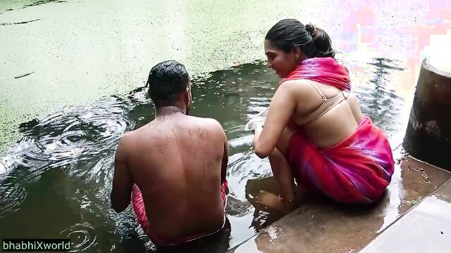 Aqui está um vídeo erótico Desi Devar Bhabhi, incluindo Índia Assfuck, Puta Índia e Mais!