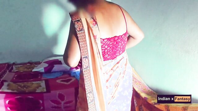 Casal desi fazendo romance e sexo duro com esposa sexy - último vídeo pornô de MMS hindi da Madhu Krish, com erotismo, peitos pequenos, bhabhi virgem, grande pau, cowgirl e muito mais.