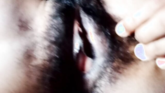 Desi bhabhi\'s homemade masturbation video in Hindi