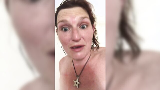 Masturbating in the bath: A British amateur\'s orgasmic experience
