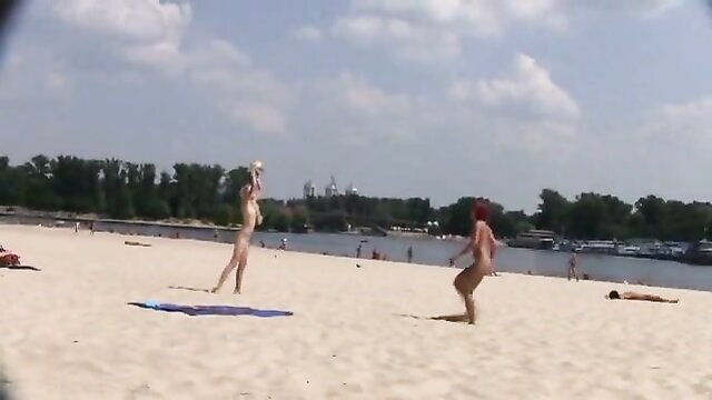 Nudist teens heat up the beach in a steamy amateur video