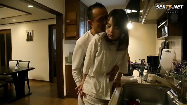 Abe Mikako\'s steamy encounter with her father-in-law in HD