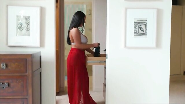 Busty MILF Angela White gives a blowjob in missionary position