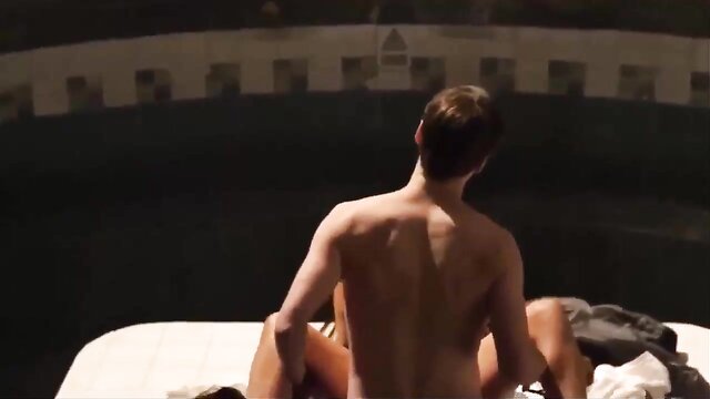 Orgasmic sex scenes and nude scenes in Wrong Turn movie