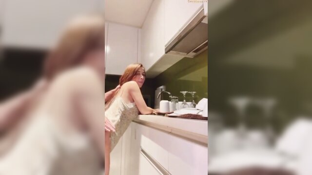 Amateur mom Pandora kaaki\'s steamy kitchen sex video